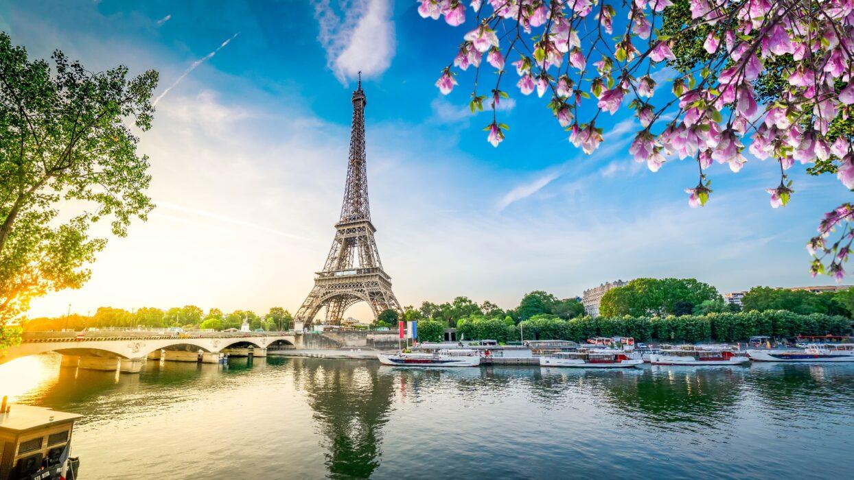فرنسا شهر العسل