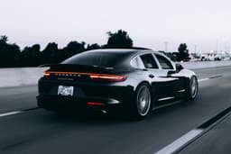 تأجير السيارات
