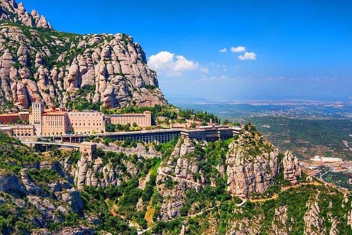 جولة خاصة إلى مونتسيرات مع خدمة الاستقبال من الفندق من برشلونة