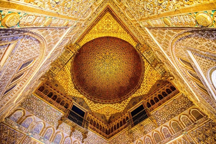 قصر الكازار وكاتدرائية إشبيلية مجموعة حصرية، بحد أقصى 9 مسافرين