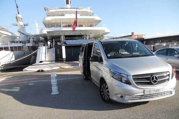 Welcome clients at the port of Monaco
