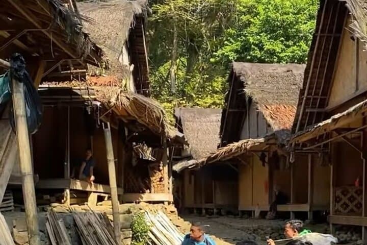 Baduy Tribal Tracker والقرية في جولة خاصة ليوم كامل وغداء