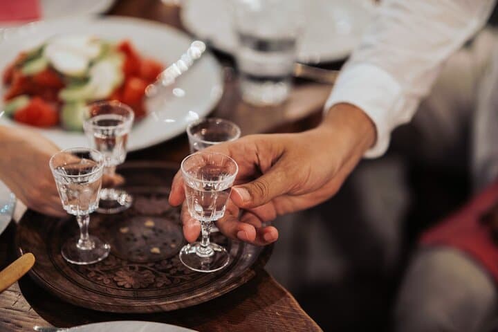 تجربة الطعام المحلي وجولة سيرا على الأقدام في تيرانا