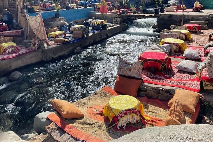 مراكش: وادي أوريكا، جبال الأطلس، والشلالات والغداء.