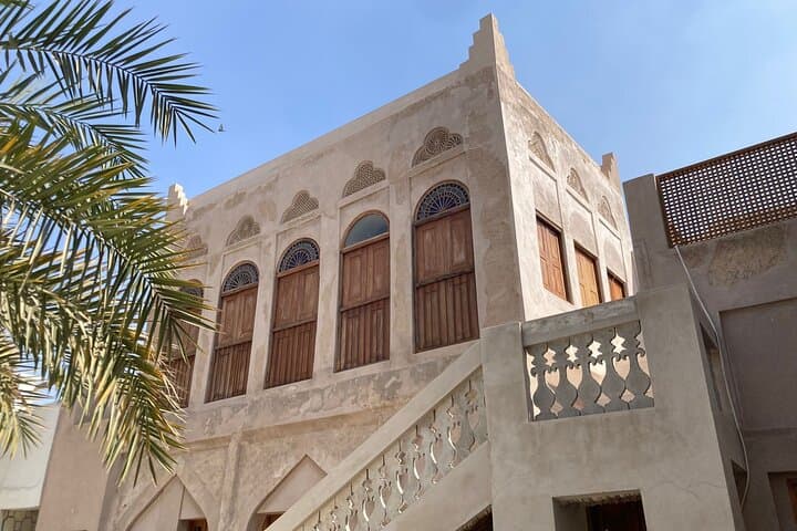 جولة سير ثقافية على مسار اللؤلؤ في المحرق