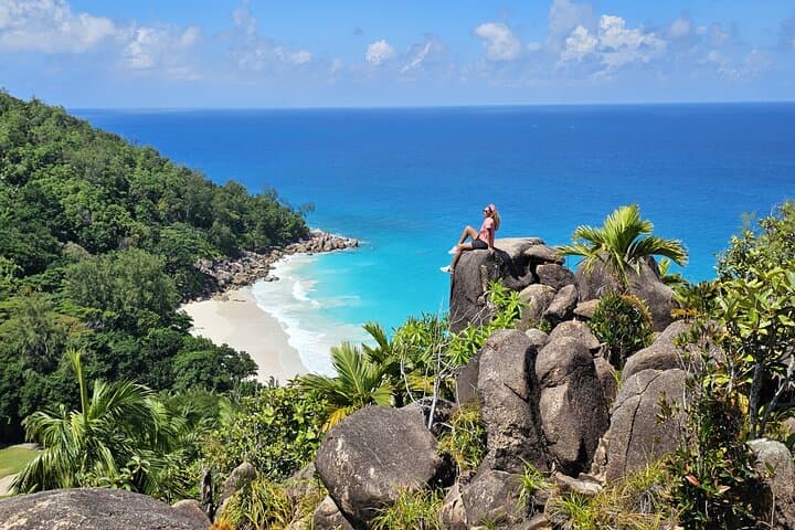 For the adventurous ones - we hike to some amazing view points.