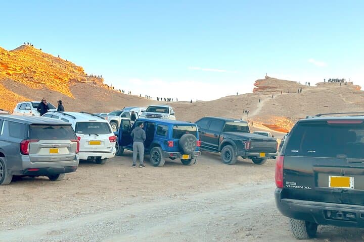 حافة العالم نقل الرياض بسيارة مكيفة