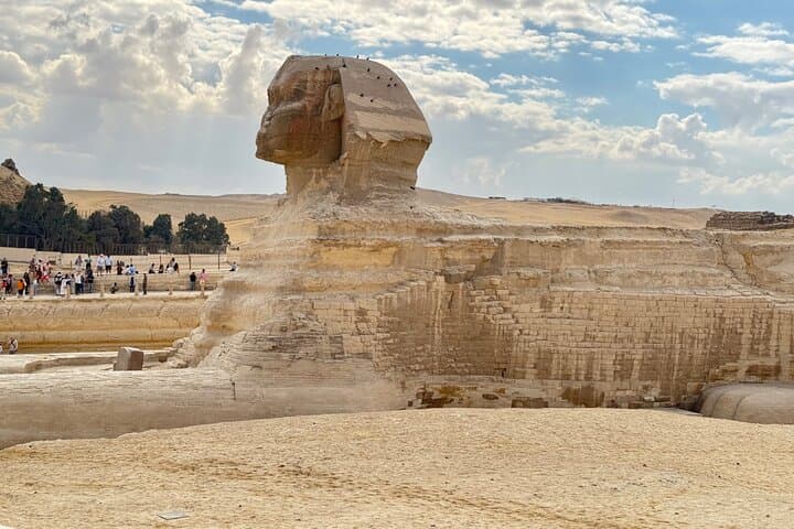 The Great Sphinx of Giza – timeless guardian of Egypt’s pyramids.