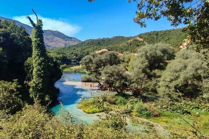مدينة بوترينت القديمة نبع العين الزرقاء وجولة في قلعة ليكورسي
